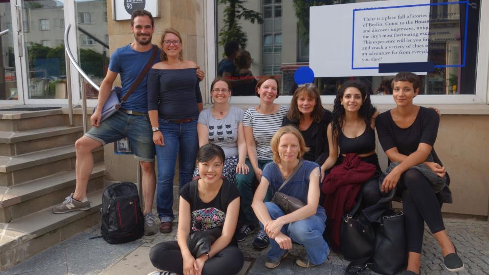 Justynas Arbeitsgruppe im Juli 2017. Von links nach rechts, obere Reihe: Ramsy Agha, Melanie Gerphagnon, Manja Saebelfeld, Elisabeth Funke, Ursula Newen, Dilara Ogretmen, Alina Gross. Untere Reihe: Yameng Lu, Justyna Wolinska.