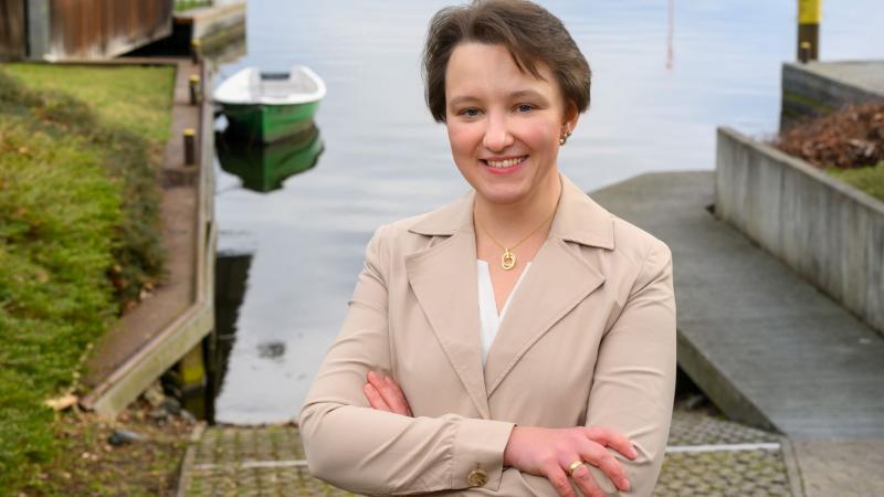 Picture of Oleksandra Shumilova at lake Müggelsee